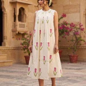 A0A56 Women's MANDHARA  Onam outfit – Elegant Casual Wear